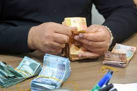 الأردنيون يقبلون على التبرع نقدا لدعم غزة