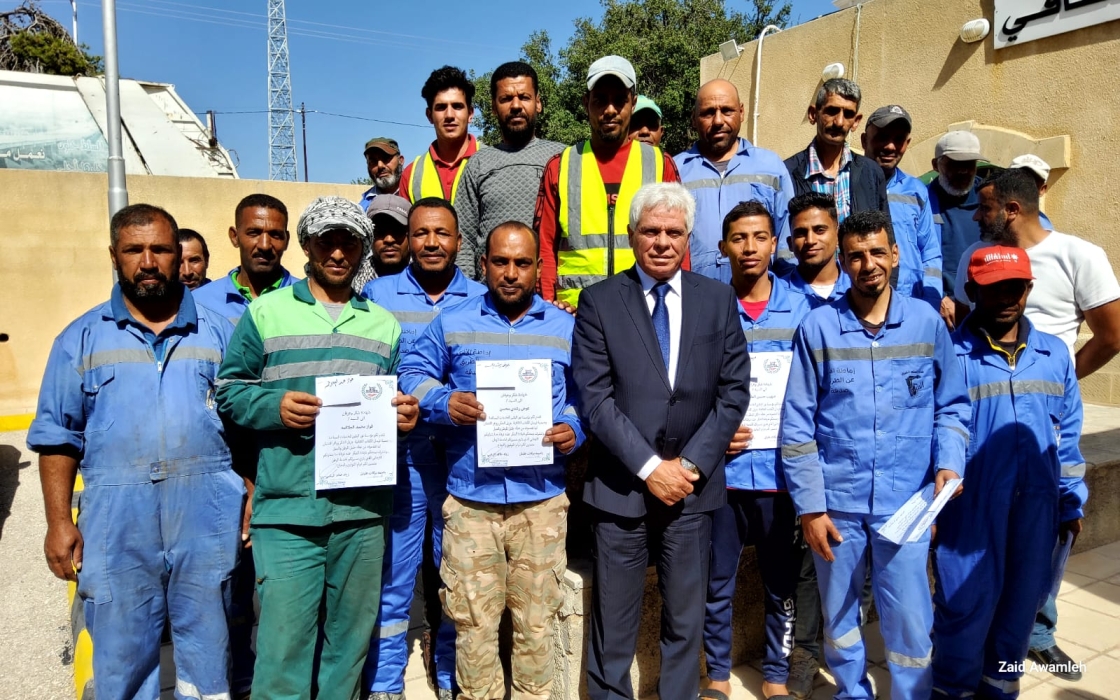 تكريم عمال الوطن في بلدية السلط الكبرى ...صور
