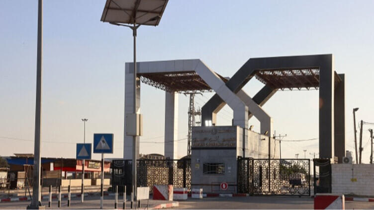 بدء عبور الدفعة الثانية من المساعدات إلى غزة