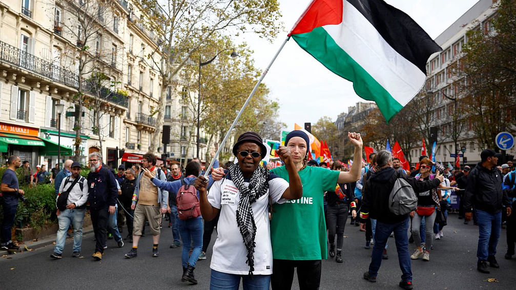 الآلاف يشاركون في أول مظاهرة تسمح بها فرنسا تضامنا مع غزة