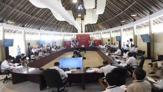 زعماء دول أميركا اللاتينية يعقدون قمة في المكسيك لبحث أزمة الهجرة