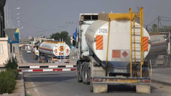 أولى الشاحنات المحّملة بالوقود تدخل قطاع غزة