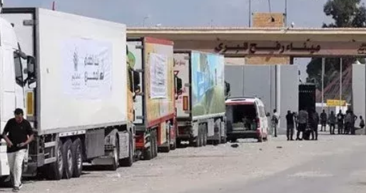 غزة: شاحنات المساعدات التي دخلت القطاع لم تشمل وقودا وانهيار وشيك للمنظومة الصحية