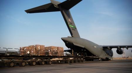 هبوط طائرة أمريكية تحمل عتادا عسكريا في مطار رامون