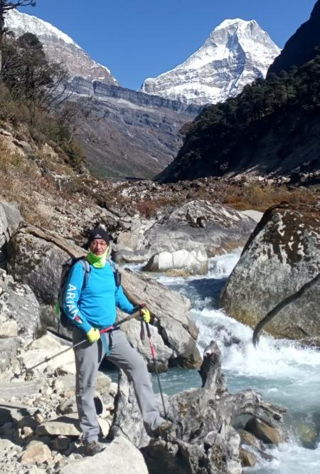 العرجان يصل مخيم القاعدة الأول لقمة ميرا بك