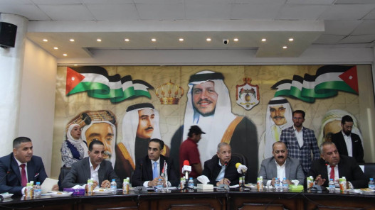 الحكومة تعمل على تجويد تشريعات متصلة بطبيعة عمل مجالس المحافظات