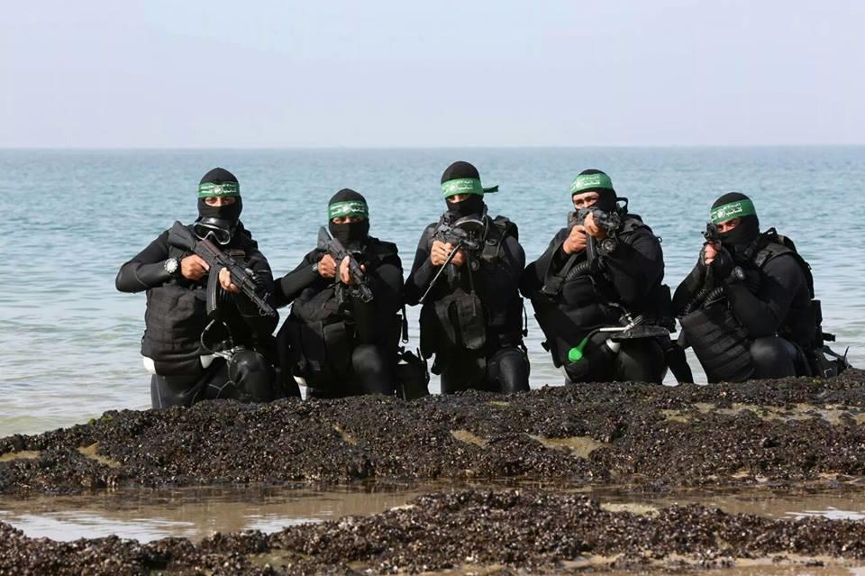 الكوماندوز القسامية تقتحم قاعدة واشتباكات عنيفة