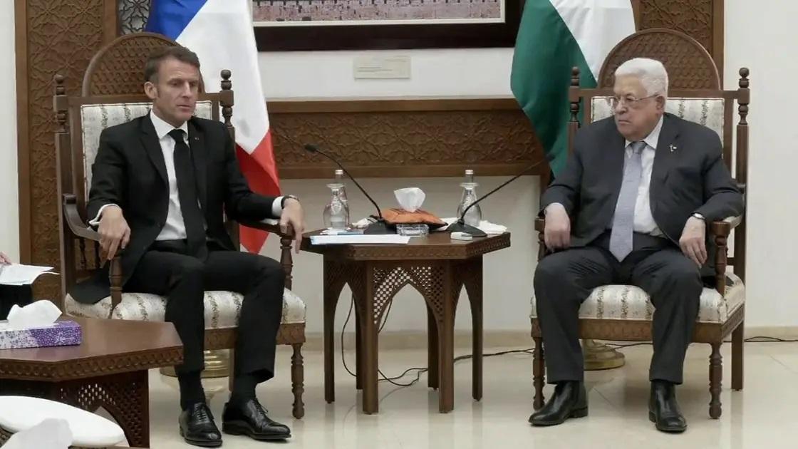 ماكرون خلال لقاء عباس: حماس لا تمثل الشعب الفلسطيني