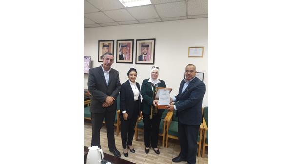 مجلس محافظة العاصمة يكرم الشخاترة