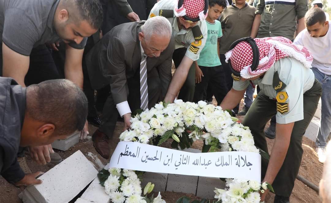 مندوبا عن  الملك و ولي العهد ..العيسوي يشارك قبيلة بني حسن في تشييع جنازه المرحوم صالح القلاب ...صور