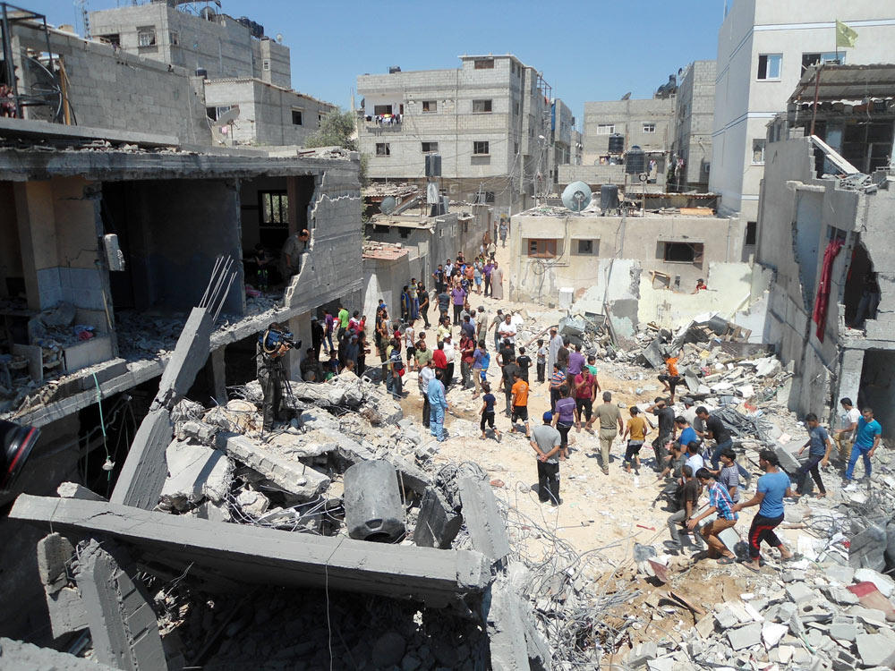 13 شهيدا بقصف لمنزل في رفح