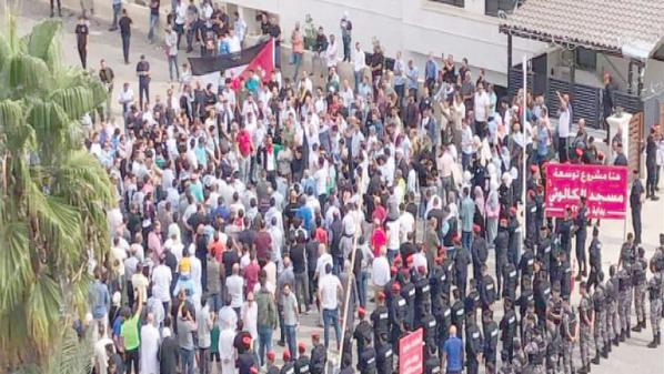 الـنـشامى ينشــرون الأمن والأمــــــــــــــــان بـــالوقفـــات الــتـضـامـنـية