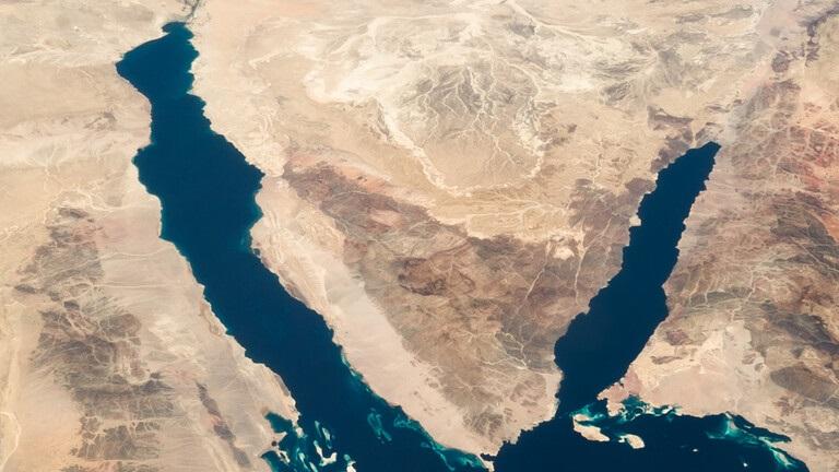 السفارة الأمريكية في القاهرة تحذر