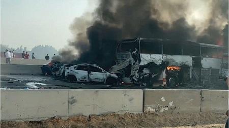 حادث مروع بطريق صحراوي في مصر