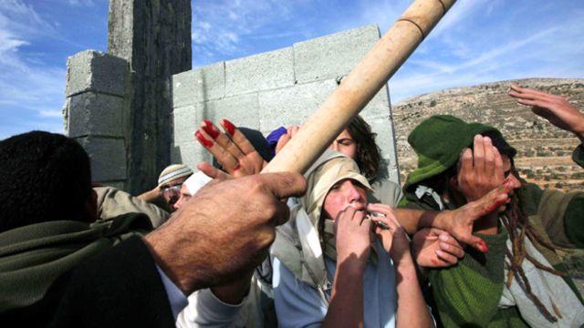 200 ألف مستوطن أصبحوا لاجئين