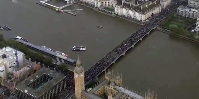 مظاهرة حاشدة في العاصمة البريطانية رفضاً للعدوان الإسرائيلي على غزة