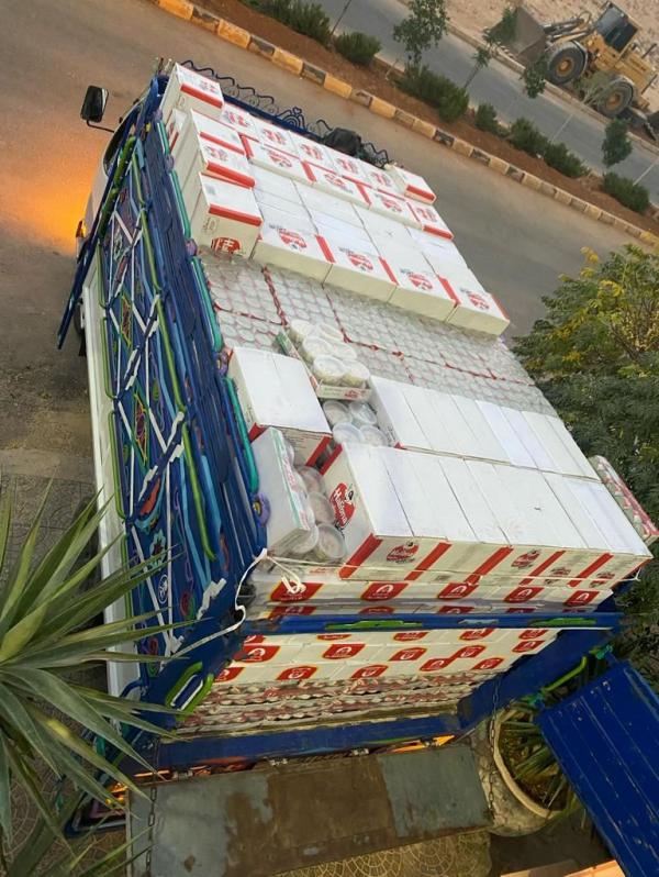 أردنيون يجمعون شاحنة مواد غذائية لايصالها للخيرية الهاشمية