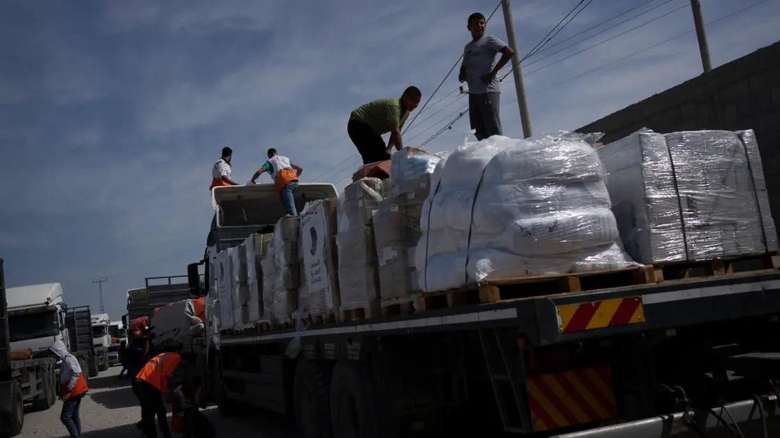 إسرائيل: سنسمح بإدخال مساعدات لغزة