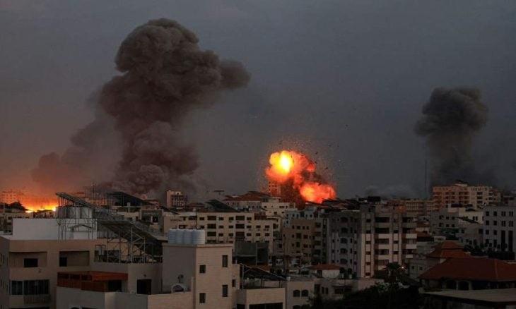 كيف عاشت غزة 40 ساعة دون اتصالات؟