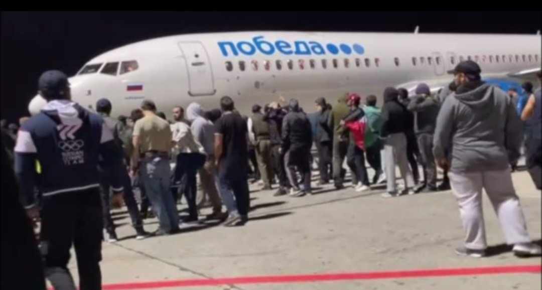 Dagestani demonstrators storm Makhachkala airport to protest landing of Israeli airplane