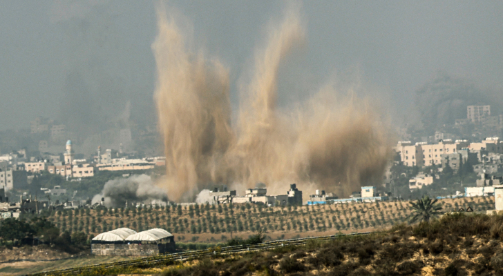 وزارة الداخلية في غزة: إسرائيل قصفت مخيم جباليا للاجئين بـ 6 قنابل تزن الواحدة طناً من المتفجرات لتدمر حياً بشكل كامل