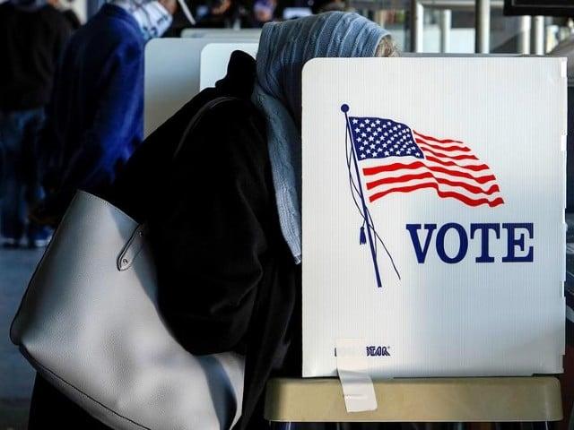 استطلاع يكشف موقف عرب أمريكا من بايدن