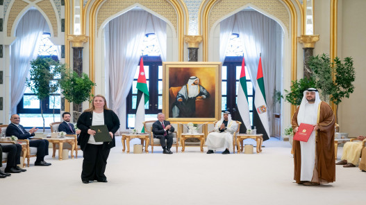 الإمارات تدعم مشاريع تنموية في الأردن بقيمة 400 مليون دولار منها 75 مليونا للموازنة