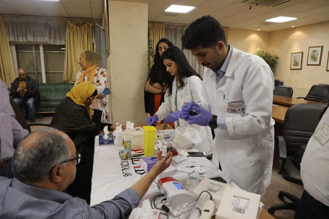 الأشغال ومجموعة (PMlab) تقيمان يوما طبيا مجانيا لموظفي الوزارة