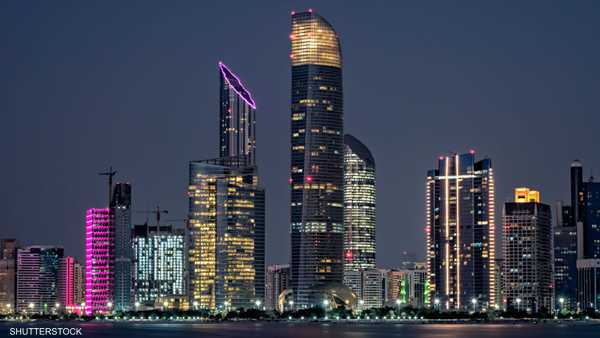 اقتصاد الإمارات ينمو 3.7 في النصف الأول