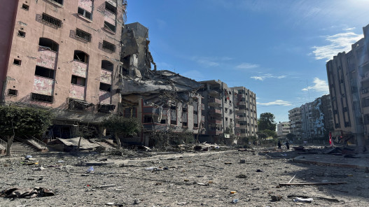 كهرباء غزة تعمل على تمديد كوابل لتشغيل آبار مياه صالحة للشرب وأقسام في مستشفيات