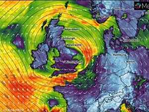 العاصفة سيارا تضرب غرب أوروبا وتقطع الكهرباء عن الملايين