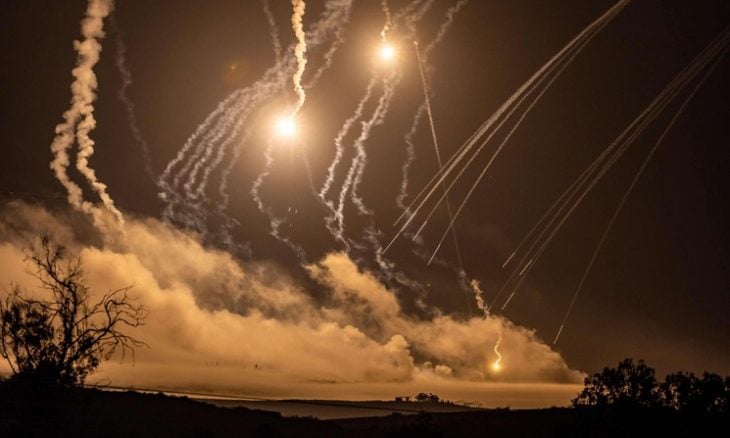 الرئيس الكولومبي يستنكر استخدام إسرائيل الفوسفور الأبيض بغزة