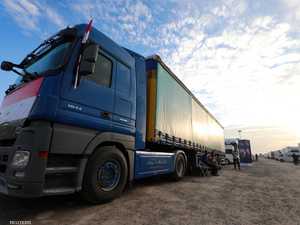 50 شاحنة مساعدات جديدة تمر من معبر رفح نحو غزة