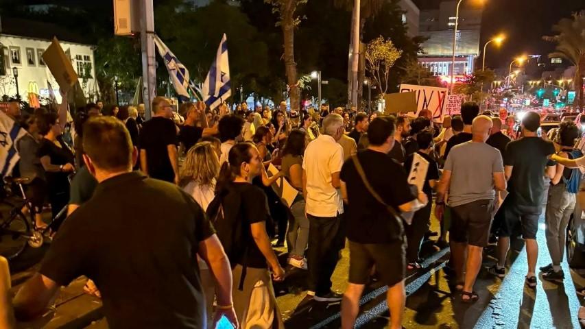 مظاهرات في الكيان تطالب نتنياهو بالاستقالة