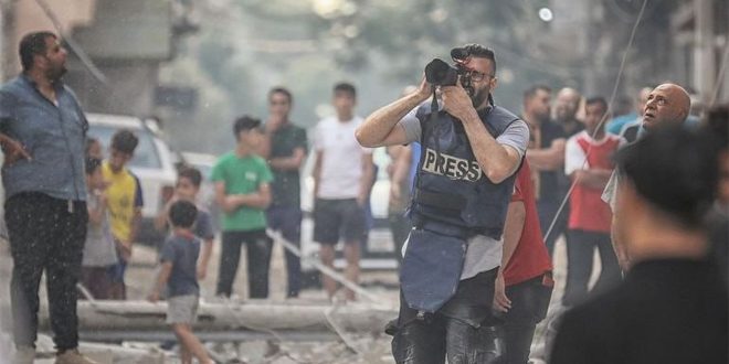 المكتب الإعلامي في غزة: نطالب المؤسسات الدولية بتوفير الحماية للصحفيين