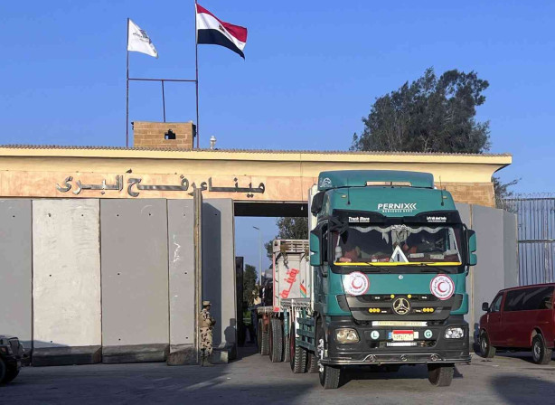 الأردن: إسرائيل تتعمد تأخير المساعدات المتجهة إلى غزة