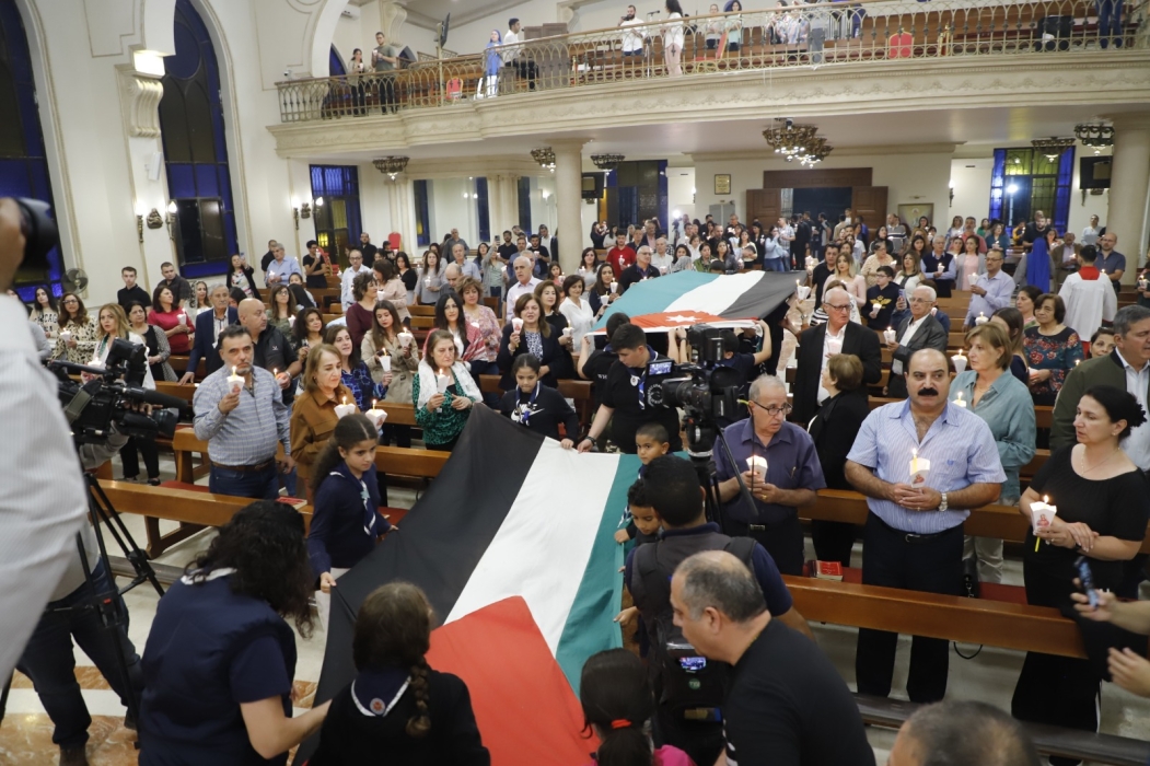 استشهاد 18 فلسطينيا جراء قصف طائرات الاحتلال وسط غزة