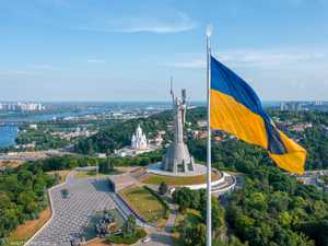 نقابة أوروبية تصف انضمام أوكرانيا للاتحاد الأوروبي بالكارثي