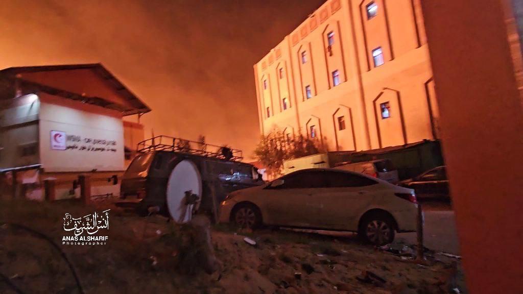 قصف عنيف جدا بمحيط المستشفى الإندونيسي