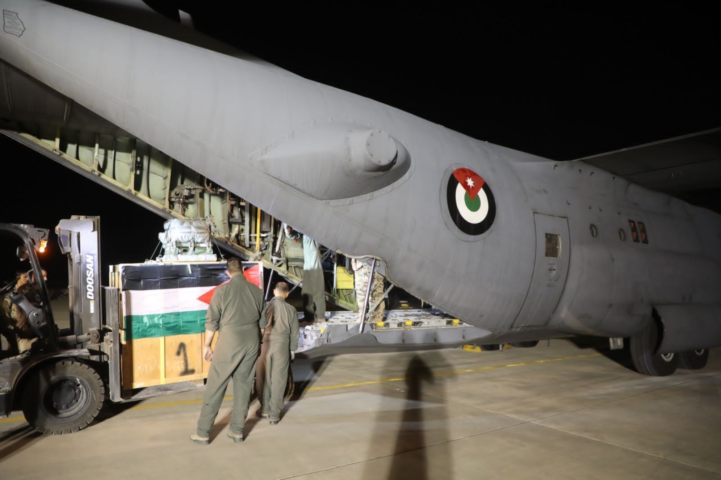 Jordan armed forces drop medical aid to Jordanian field hospital in Gaza