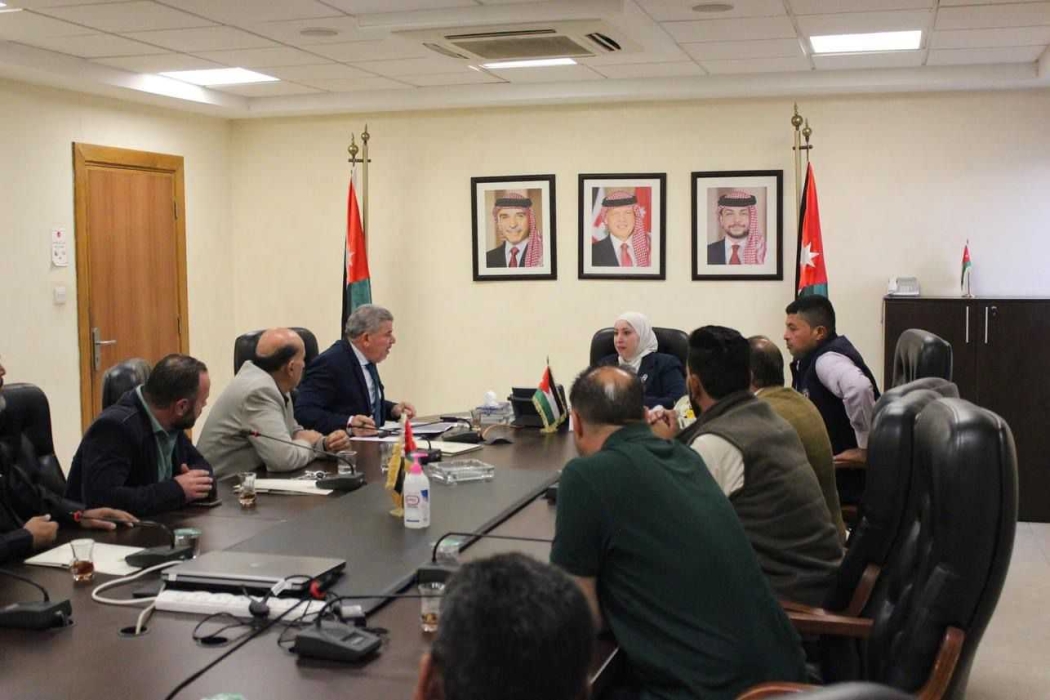 بحث سبل تحسين خدمات حافلات النقل المدرسي والعمومي