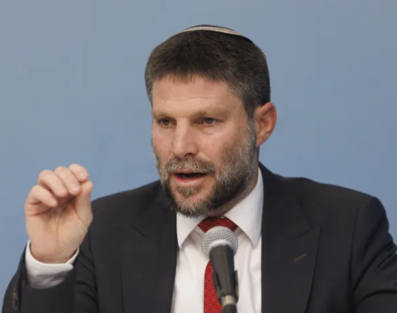 وزير المالية الإسرائيلي يزعم أن الهجرة الطوعية لأهالي غزة هي الحل