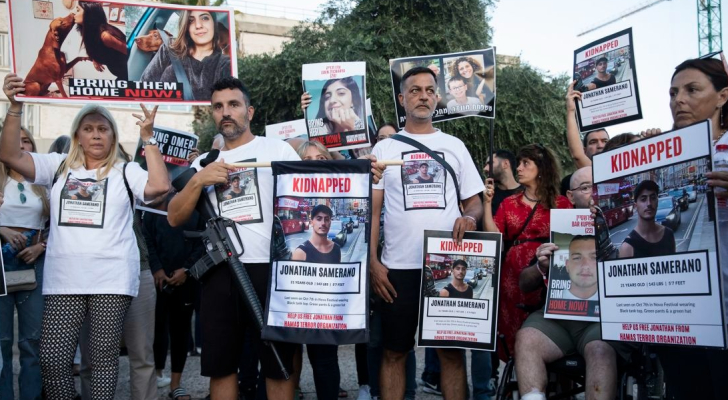 مجددا.. عائلات المحتجزين لدى حماس تتوجه إلى مكتب نتنياهو