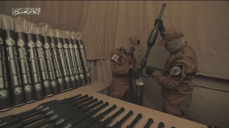 القسام تستهدف 3 آليات للاحتلال بقذائف الياسين 105