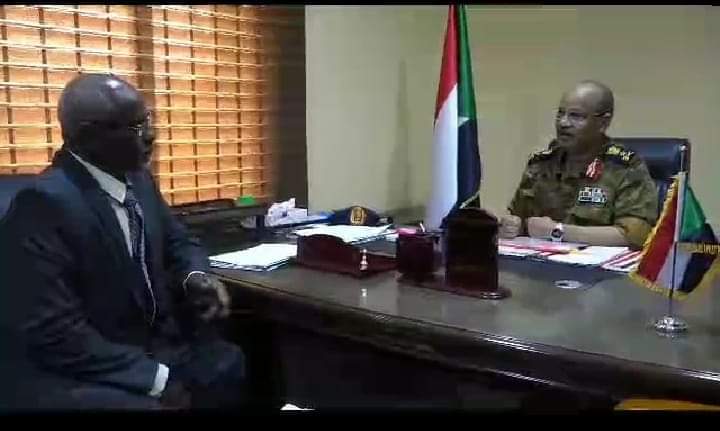 الفريق جابر يلتقي وزير الإتصالات للتباحث حول تطوير وترقية الاتصالات في السودان