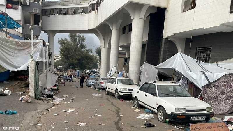 الاحتلال يفجر أقساما وصيدلية مستشفى الشفاء