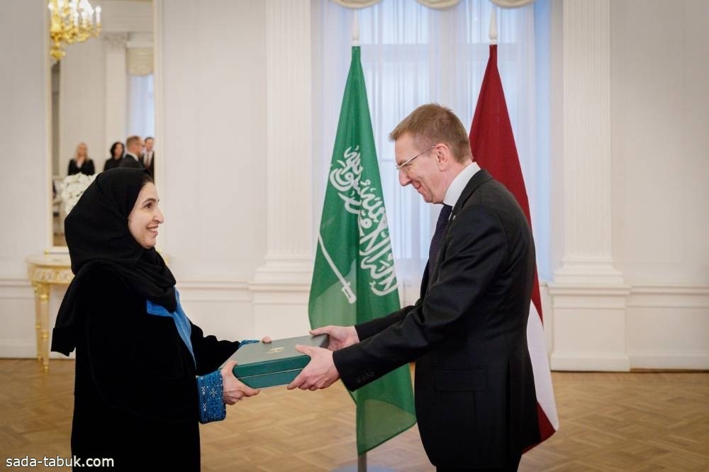سفيرة السعودية  لدى فنلندا تقدم أوراق اعتمادها سفيرة غير مقيمة لدى لاتفيا