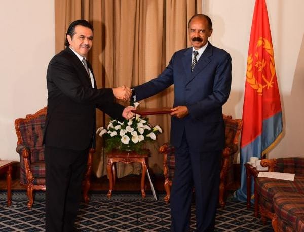 السفير القهيوي يقدم أوراق اعتماده للرئيس الأرتيري