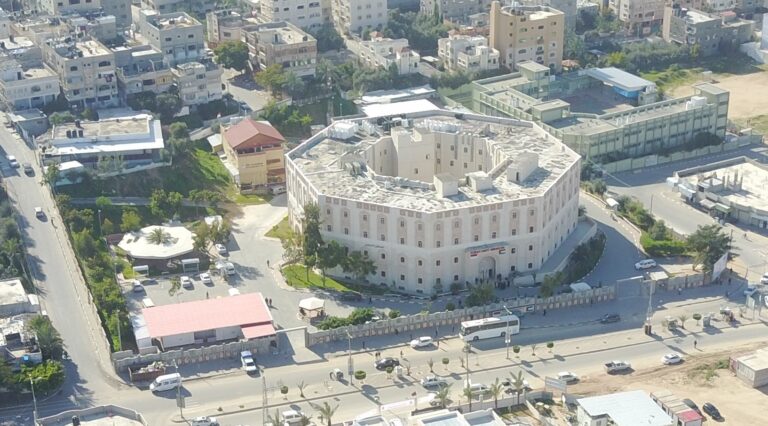 غزة: وصول جثامين 63 شهيدا إلى المستشفى الإندونيسي