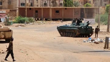 احتدام المعارك وتبادل الاتهامات بشأن تدمير جسر في الخرطوم...تفاصيل